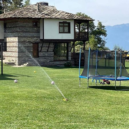 Leshten Guest Homes エクステリア 写真