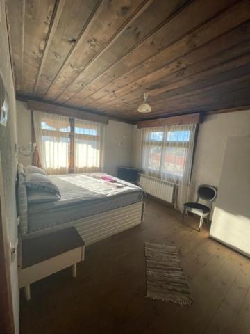 Leshten Guest Homes エクステリア 写真