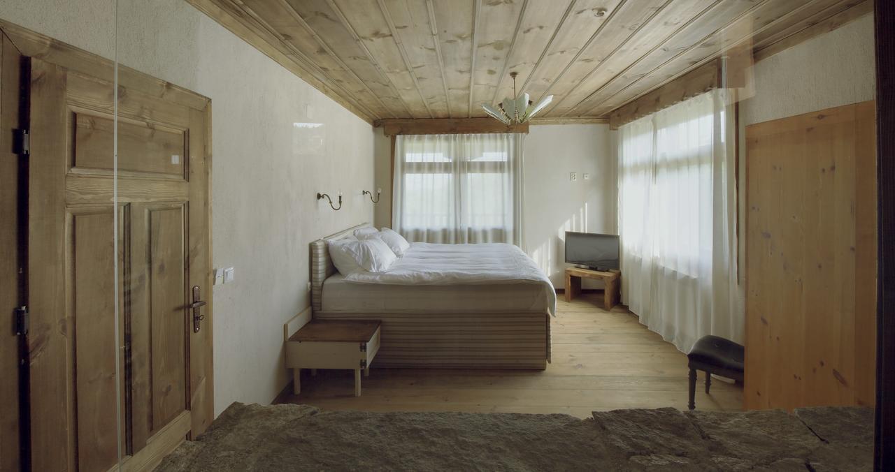 Leshten Guest Homes エクステリア 写真